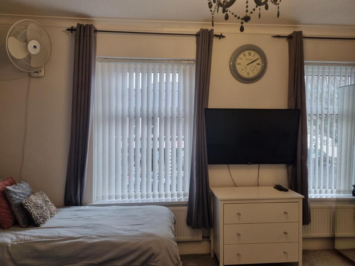 Private Luxury Double Room In Κάρντιφ Εξωτερικό φωτογραφία