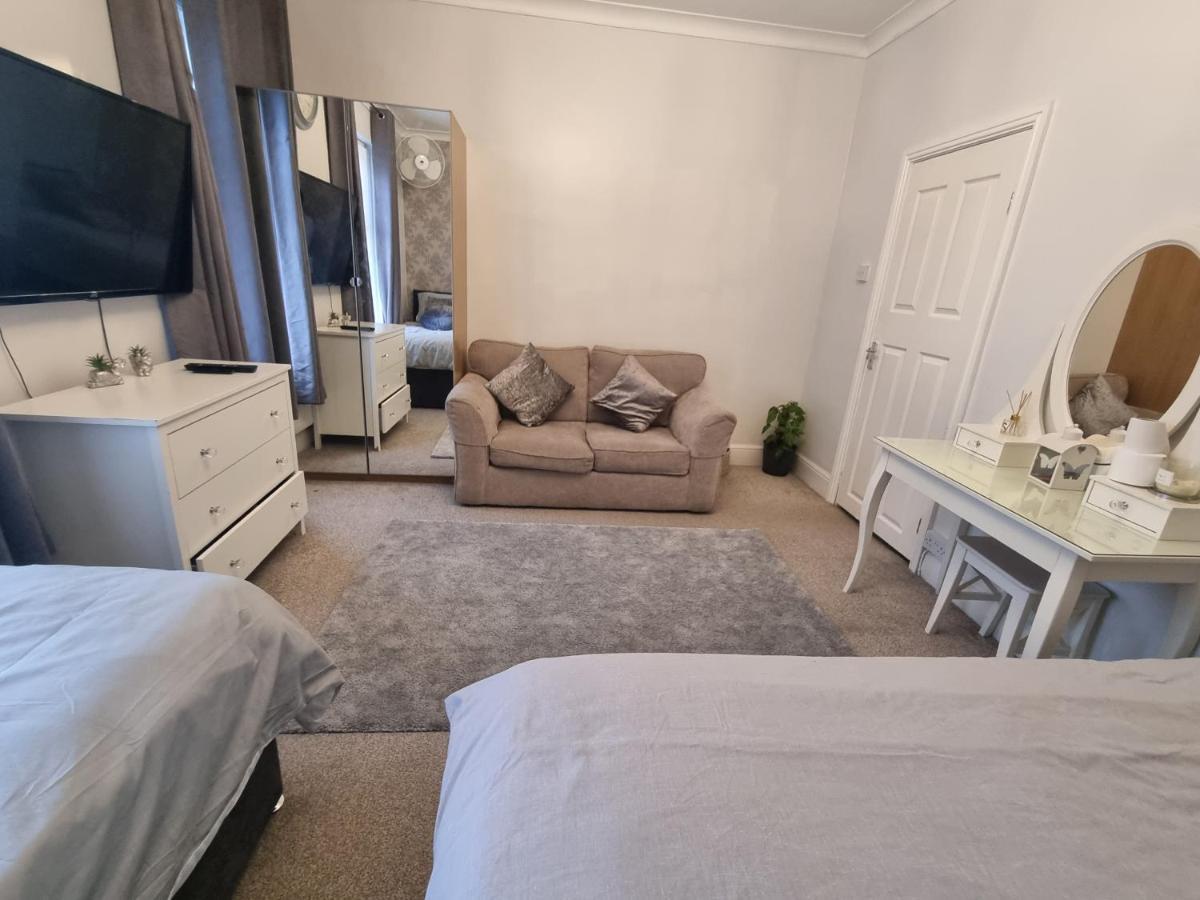 Private Luxury Double Room In Κάρντιφ Εξωτερικό φωτογραφία
