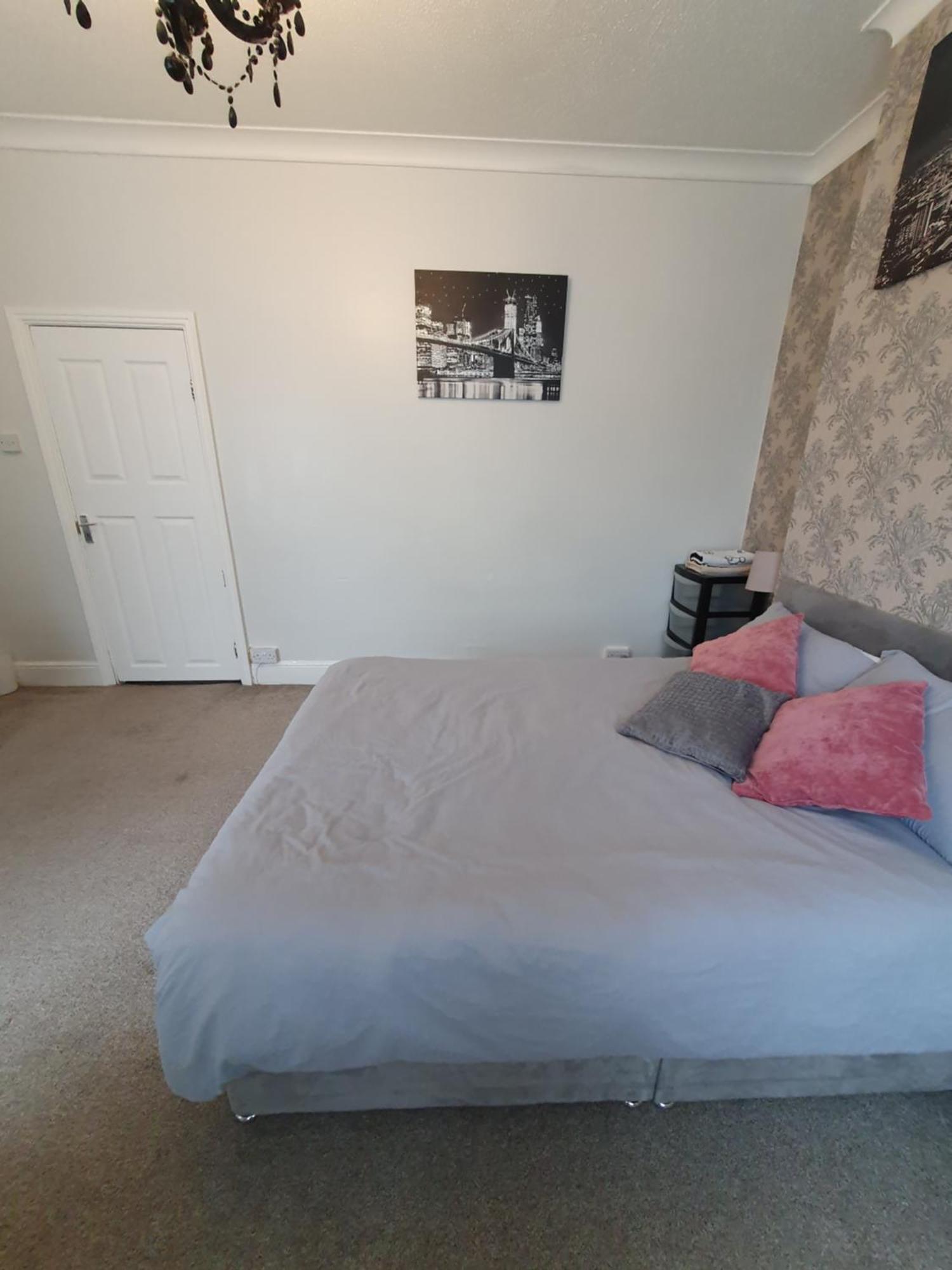 Private Luxury Double Room In Κάρντιφ Εξωτερικό φωτογραφία