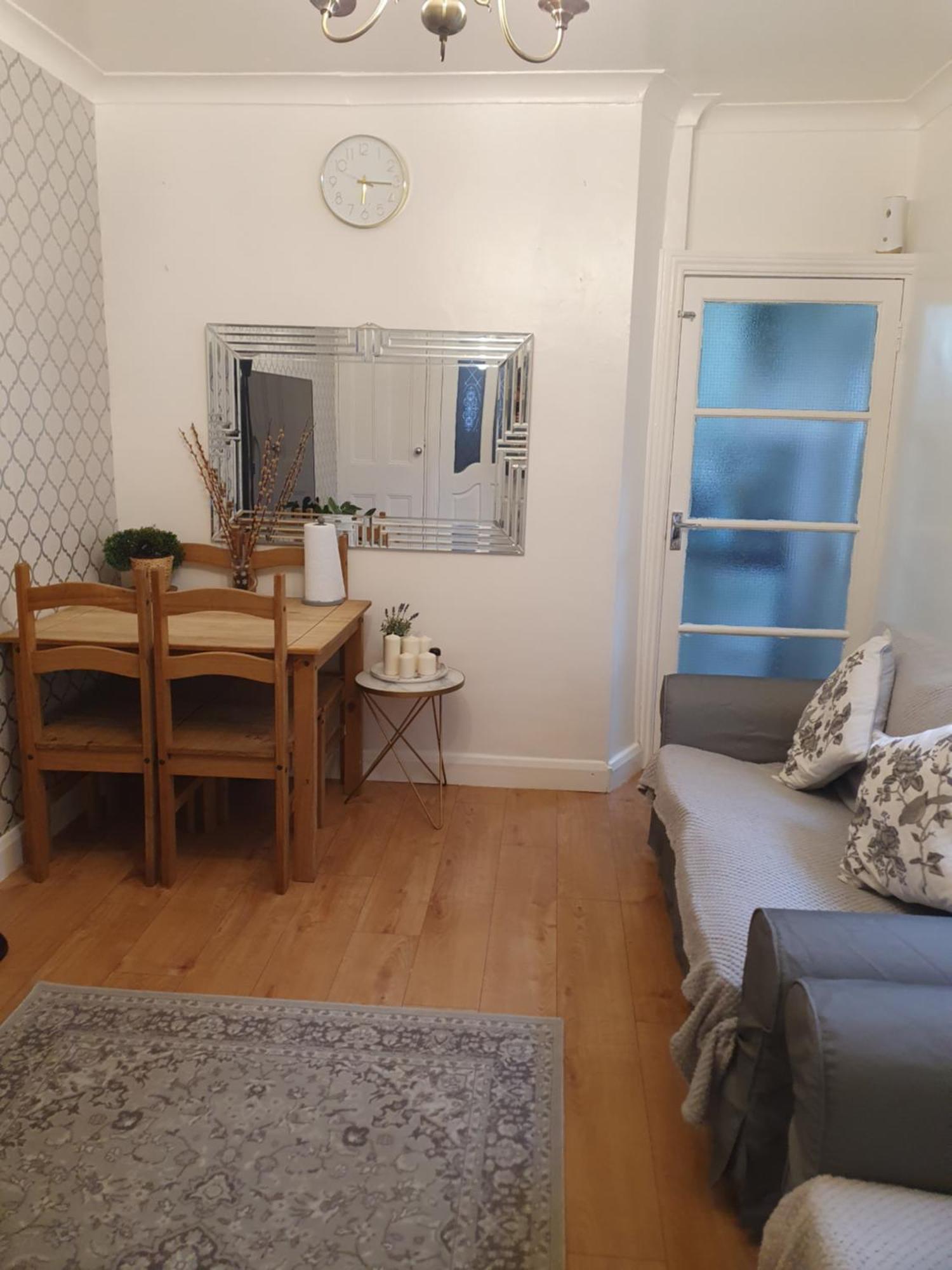 Private Luxury Double Room In Κάρντιφ Εξωτερικό φωτογραφία
